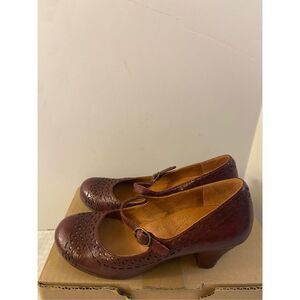 Naya suede Castaja leather heels burgundy brown shoes 2" heel